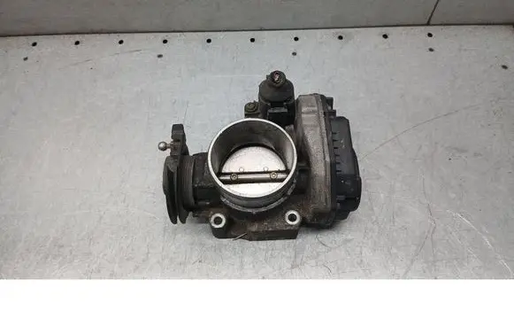 Audi A6 S6 C5 4B Throttle valve 058133063