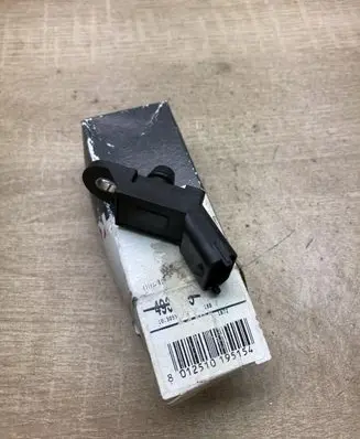 Opel Vectra B Air pressure sensor 305518B