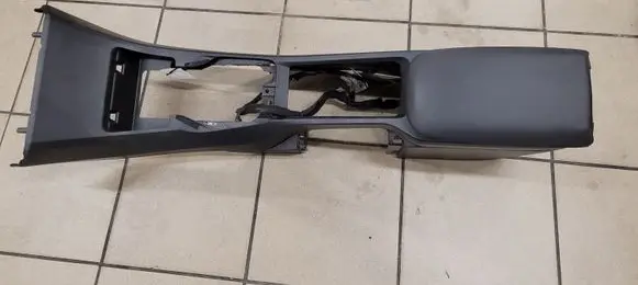 Volvo V40 Center console