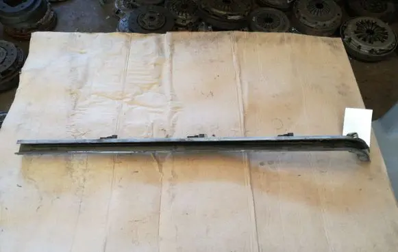 Hyundai H-1, Starex, Satellite Sliding door middle rail 