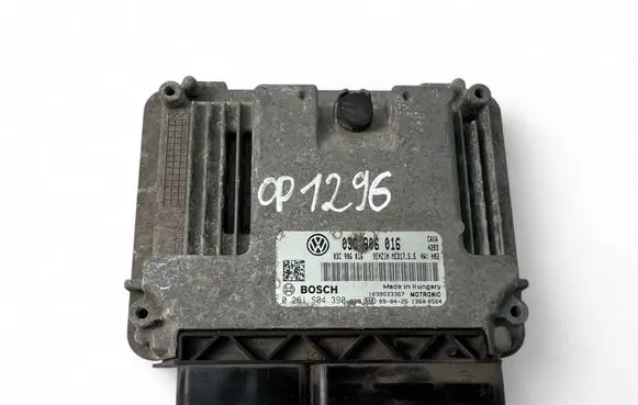 Volkswagen Golf Plus Engine control unit/module ECU 03C906016 0261S04390