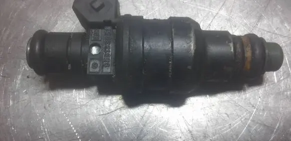 Audi A6 S6 C5 4B Fuel injector 058133551 280150447