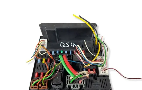 Nissan Qashqai Fuse module 284B7JD00B