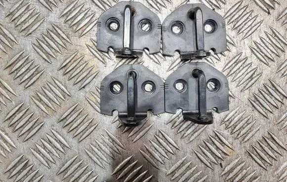 Volvo V70 Front door lock loop/hook striker 30699650