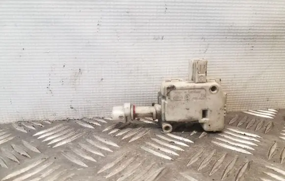 Fuel tank cap lock motor