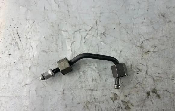 Jeep Grand Cherokee (WK) Fuel injector supply line/pipe 