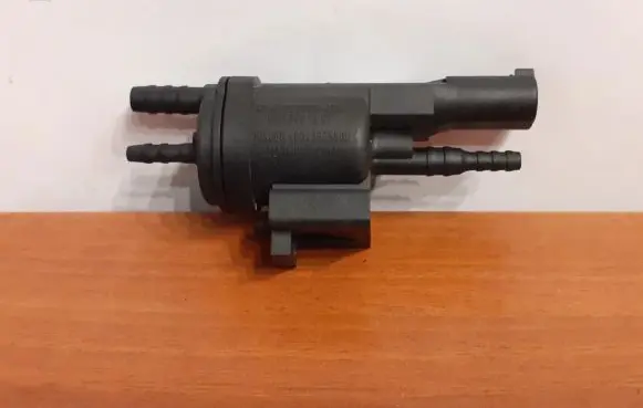 Mercedes-Benz C W203 Turbo solenoid valve 0025401497 4682