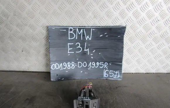 BMW 5 E34 Tailgate/trunk/boot open switch 