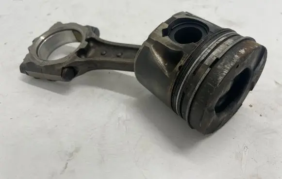 Opel Meriva B Piston with connecting rod