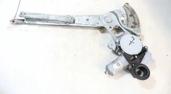 Infiniti Q50 Rear window lifting mechanism without motor