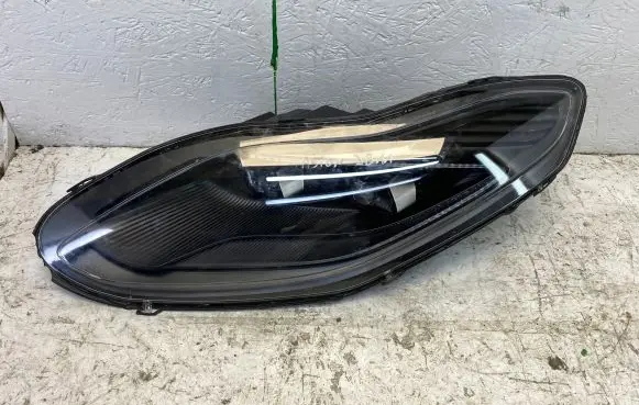 Aston Martin DB11 Headlight/headlamp