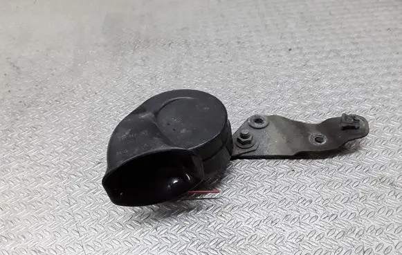 Subaru Outback Horn signal E13000094