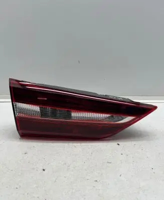 Opel Grandland X Tailgate rear/tail lights 81670102 YP00016380