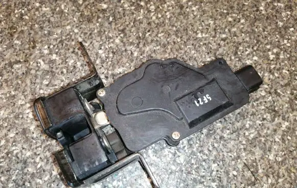 KIA Sorento Tailgate window lock/catch/latch 871303E000