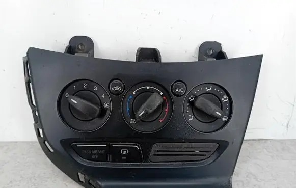 Ford Focus Climate control/heater control trim CM5T-19980-AE