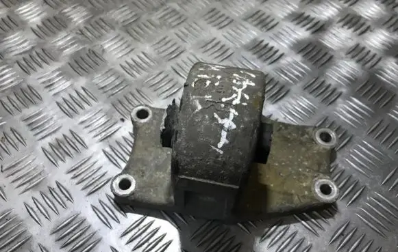 Nissan Primera Engine mount bracket 112222f601 11222-2f601