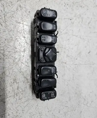 Mercedes-Benz Vaneo W414 A set of switches 1688203810 33011101