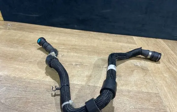 Land Rover Discovery Sport Air intake hose/pipe M8D28K561AA