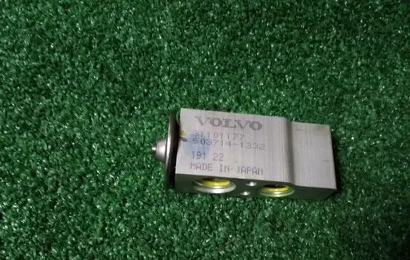 Volvo S60 Air conditioning (A/C) expansion valve 31101177 5037141332 19122