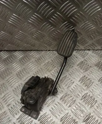 Volvo S70 V70 V70 XC Accelerator throttle pedal 9447135