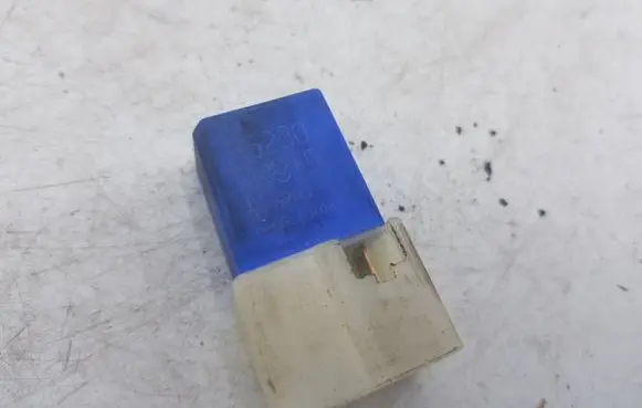 Nissan X-Trail T30 Other relay 2523079915 0406110706