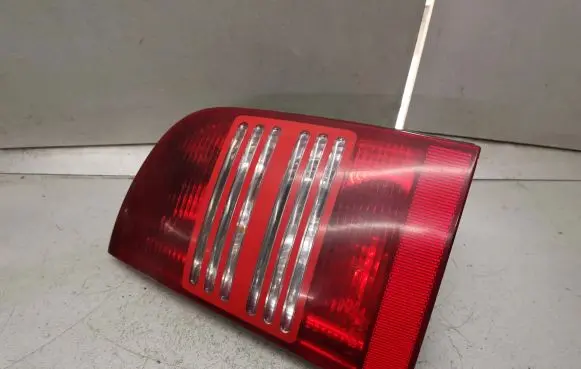 Skoda Octavia Mk1 (1U) Rear/tail lights 1U9945096 1U9945112