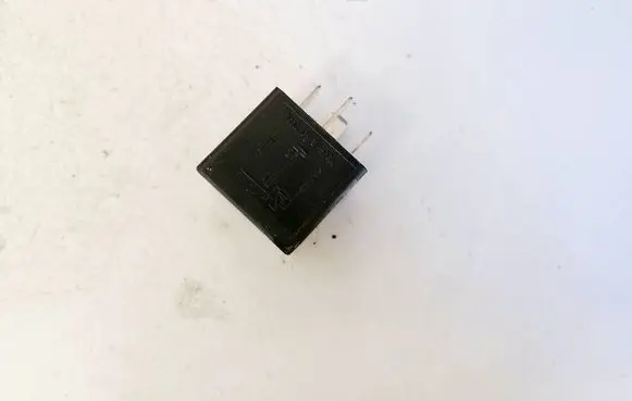 Ford Mondeo Mk III Other relay 2s7t14b192aa v23136b1x66