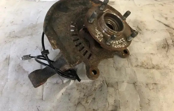 Infiniti FX Front wheel hub