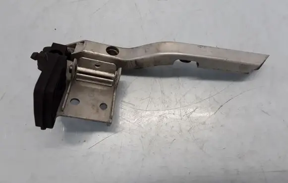 BMW 5 F10 F11 Radiator mount bracket 7207152