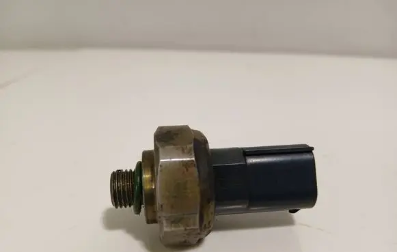 BMW 5 E60 E61 Air conditioning (A/C) pressure sensor 8370623 6455