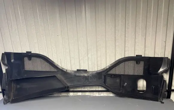 Audi A6 S6 C7 4G Wiper trim 4G8819447