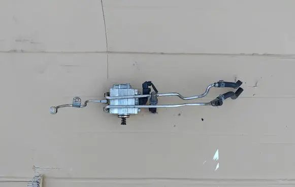 Volkswagen Touran I Fuel injection high pressure pump 0261520024 03C127025L 0281861075