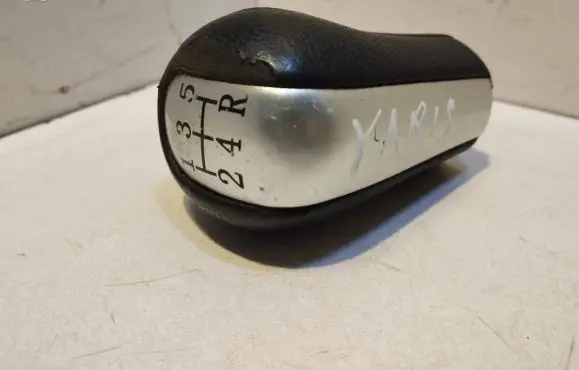 Toyota Yaris Gear shift switch/knob 