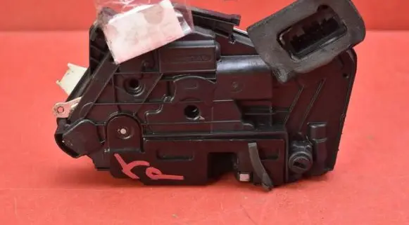 Skoda Rapid (NH) Rear door lock 5E0839016