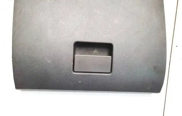 Ford Kuga I Glove box 