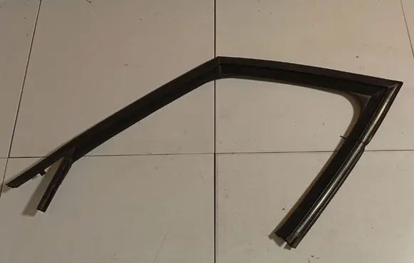 Citroen C4 Grand Picasso Rubber seal front coupe door 9654066080