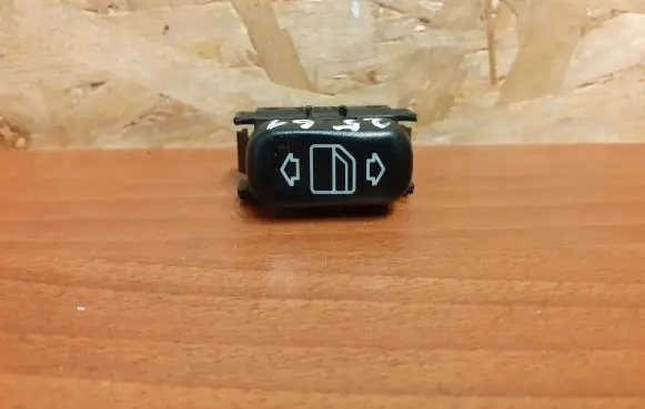 Mercedes-Benz E W210 Electric window control switch 2561 2108208210