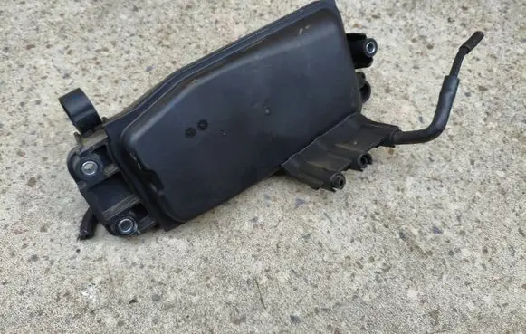 Mercedes-Benz C W205 Vacuum air tank A6510701000 2002666100