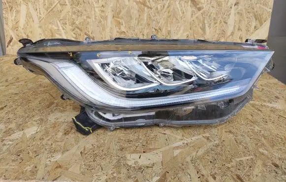Toyota Yaris XP210 Headlight/headlamp 3382822