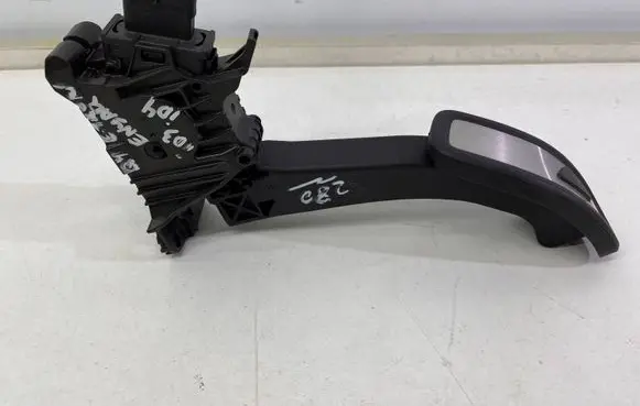 Skoda Enyaq iV Accelerator throttle pedal 1EB723503 6PV01400500