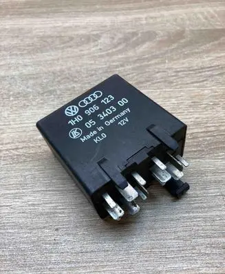 Volkswagen PASSAT B5 Other relay 1H0906123 05340300
