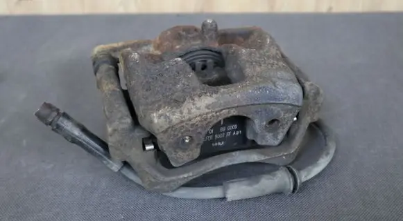 Front brake caliper