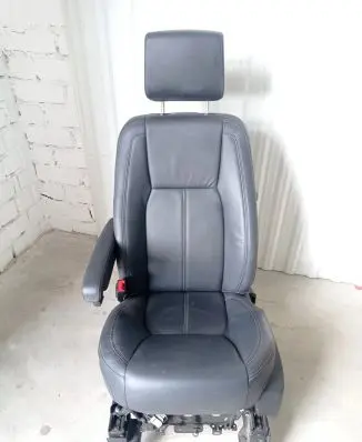 Land Rover Discovery 4 - LR4 Front driver seat 