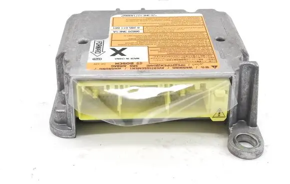 Nissan Leaf I (ZE0) Airbag control unit/module 988203NE1A 0285011041