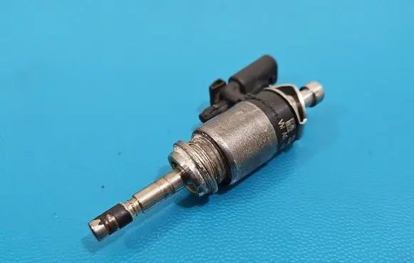 Skoda Octavia Mk3 (5E) Fuel injector 05E906036F IMPRK1576891