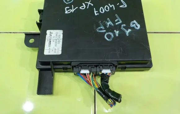 Peugeot 4007 Climate control unit 7820A425