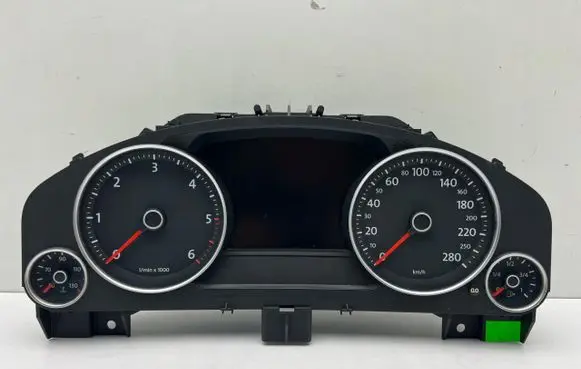 Volkswagen Touareg II Speedometer (instrument cluster) 7P6920880P