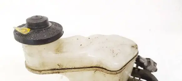 Toyota Avensis Verso Brake fluid reservoir 13231140430 132311-40430