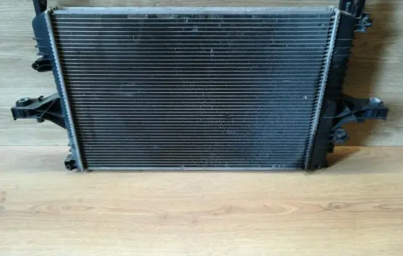 Volvo XC70 Coolant radiator 30681491 05081506 988233C