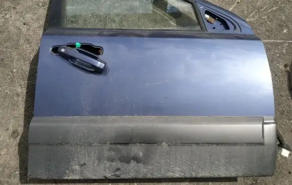 KIA Sorento Front door melynoos